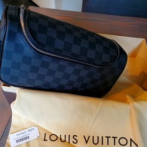 LOUIS VUITTON Men's Toiletry Bag N47625